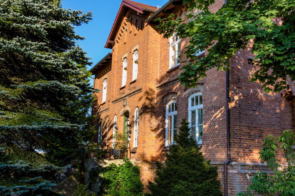Отель Gutshaus Zietlitz Dobbin-Linstow Экстерьер фото