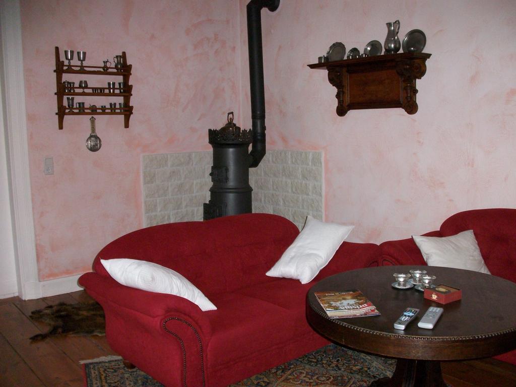 Отель Gutshaus Zietlitz Dobbin-Linstow Экстерьер фото