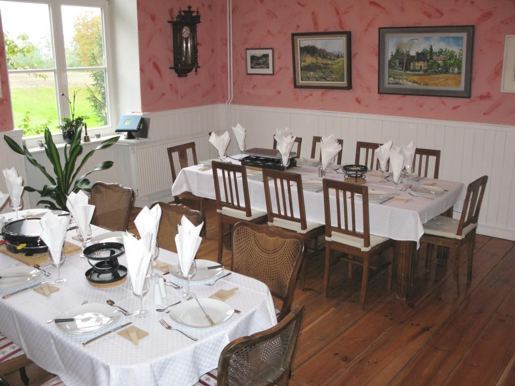 Отель Gutshaus Zietlitz Dobbin-Linstow Экстерьер фото