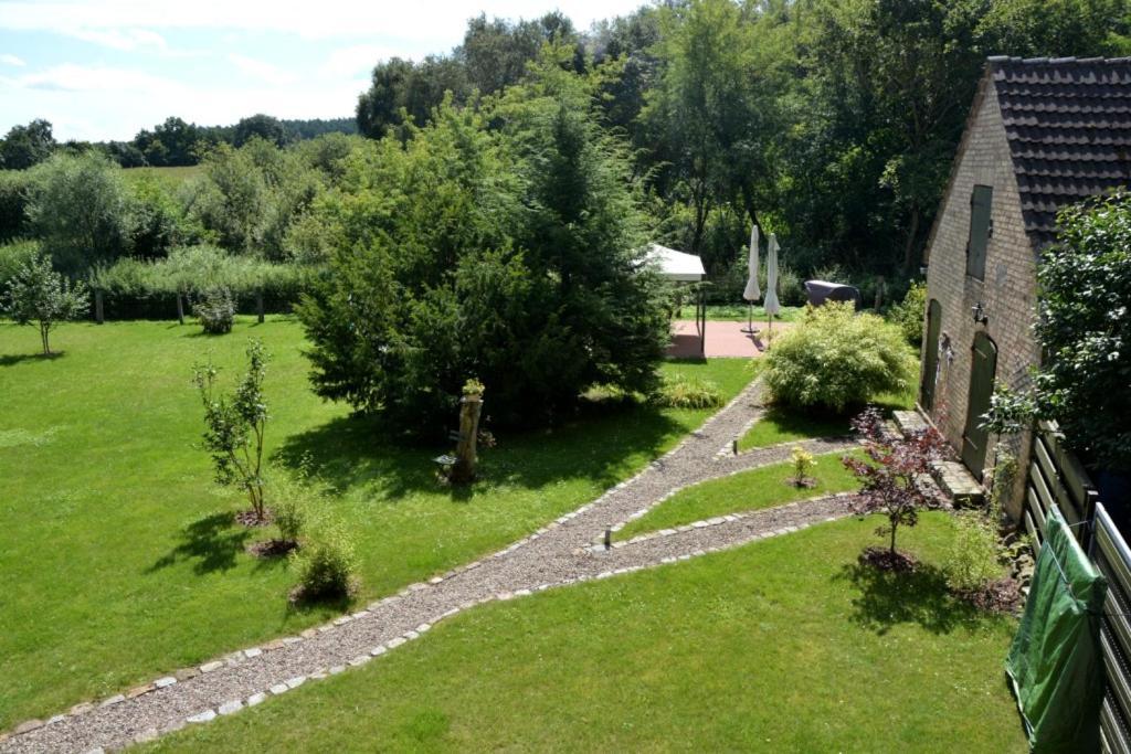 Отель Gutshaus Zietlitz Dobbin-Linstow Экстерьер фото